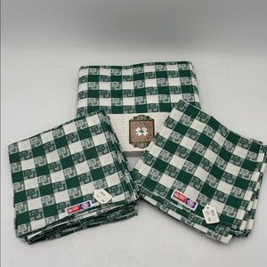 Baylor University Tablecloth and Napkins